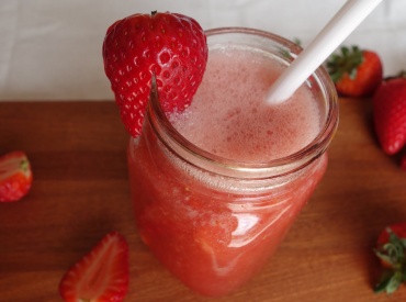 Strawberry And Coconut Water Smoothie